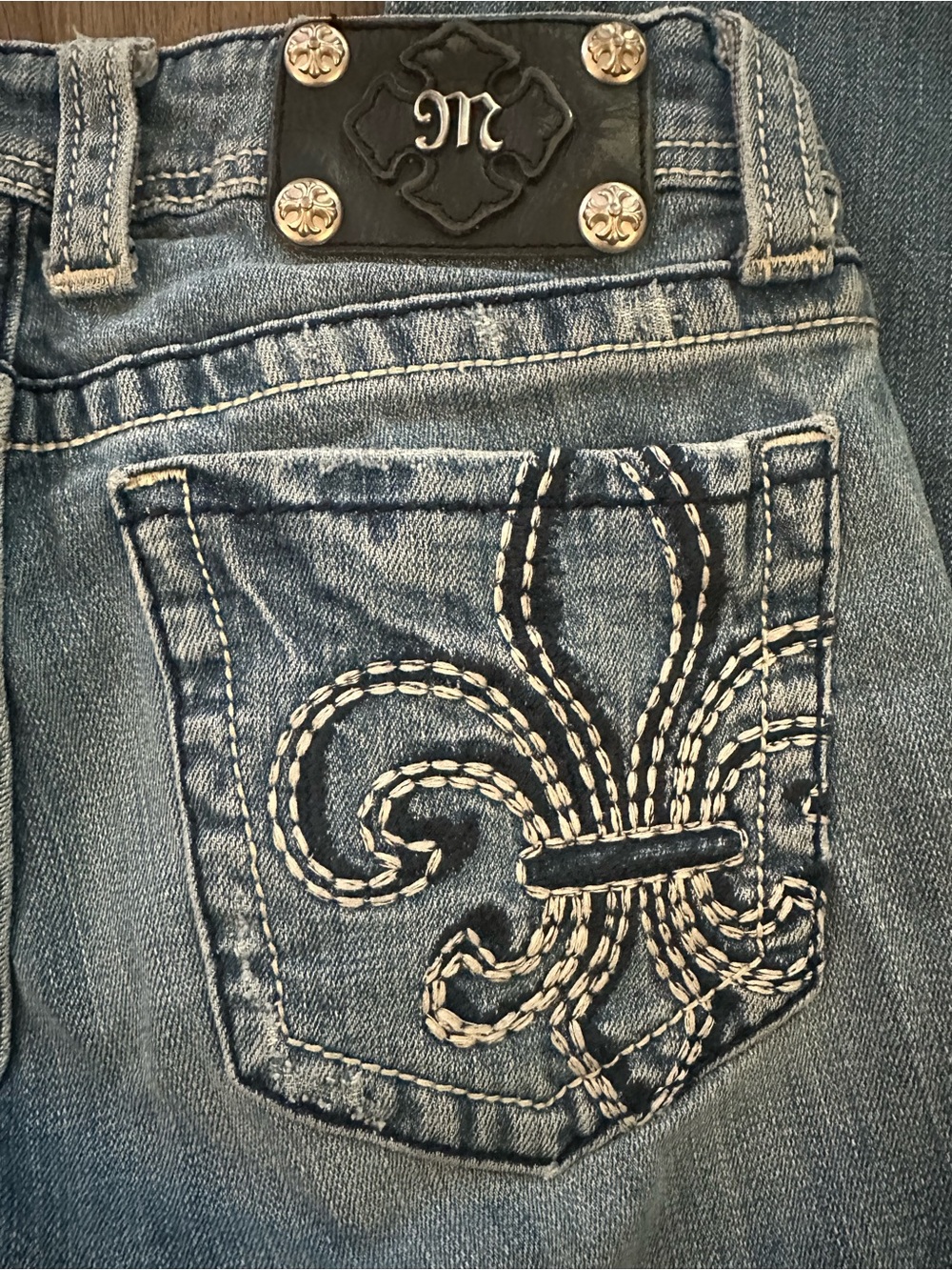Miss Me Women’s Bootcut Jeans with Embroidered Back Pockets in a Size 29